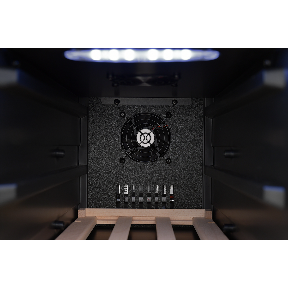 картинка Встраиваемый винный шкаф ZUGEL ZCWI170DB, Dual Zone