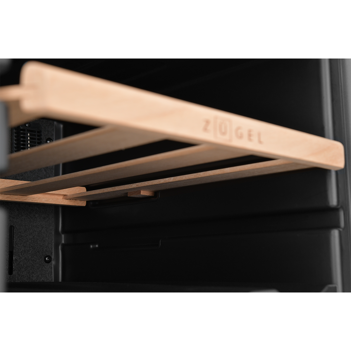 картинка Винный шкаф ZUGEL ZCWF184DB, Dual Zone