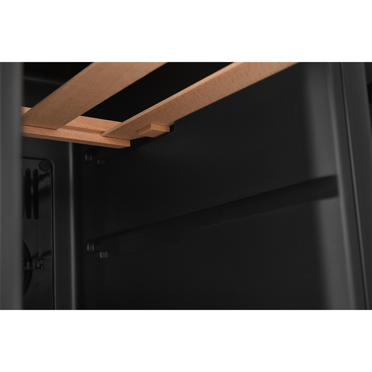 картинка Винный шкаф ZUGEL ZTWF122B