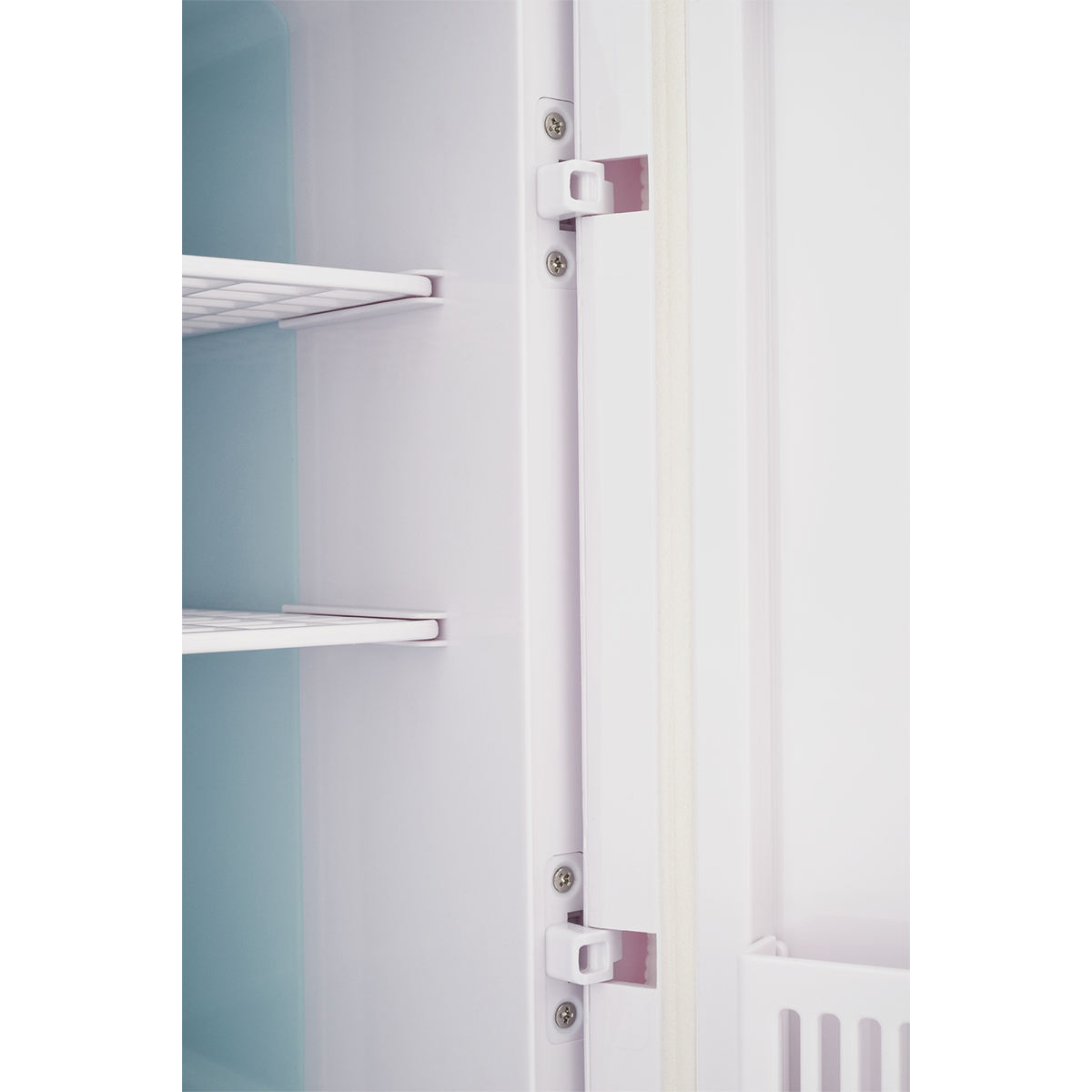 картинка Косметический универсальный холодильник ZUGEL ZCR101, белый