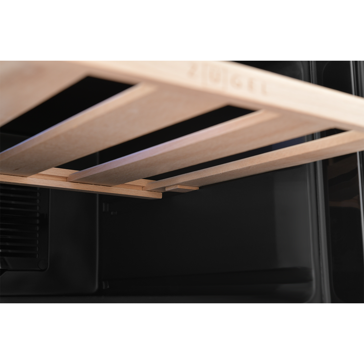 картинка Винный шкаф ZUGEL ZTWF81B